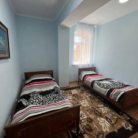 Tan Nuru Guest House Гостевой Дом Тан Нуру Чолпон-Ата Екстер'єр фото