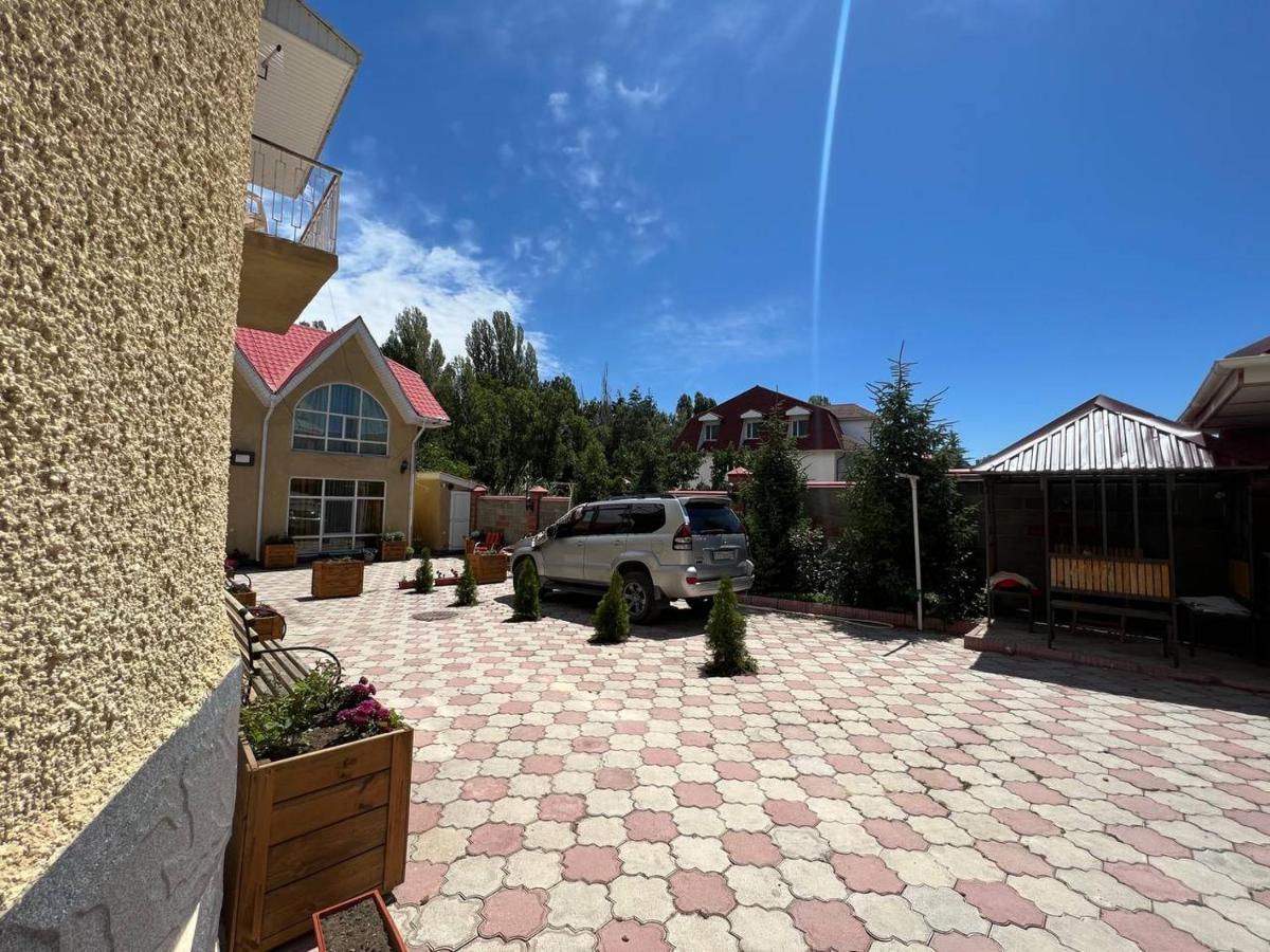 Tan Nuru Guest House Гостевой Дом Тан Нуру Чолпон-Ата Екстер'єр фото