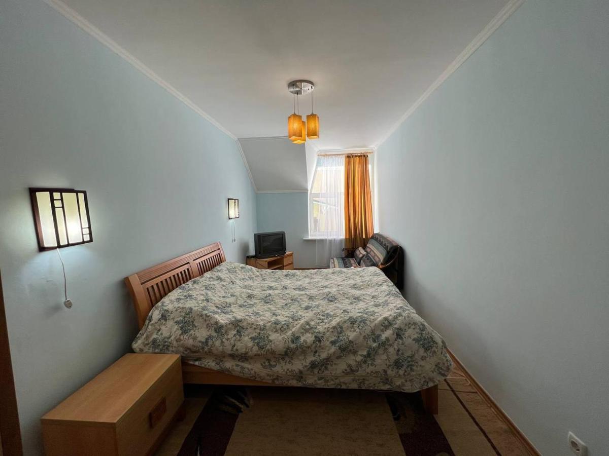 Tan Nuru Guest House Гостевой Дом Тан Нуру Чолпон-Ата Екстер'єр фото