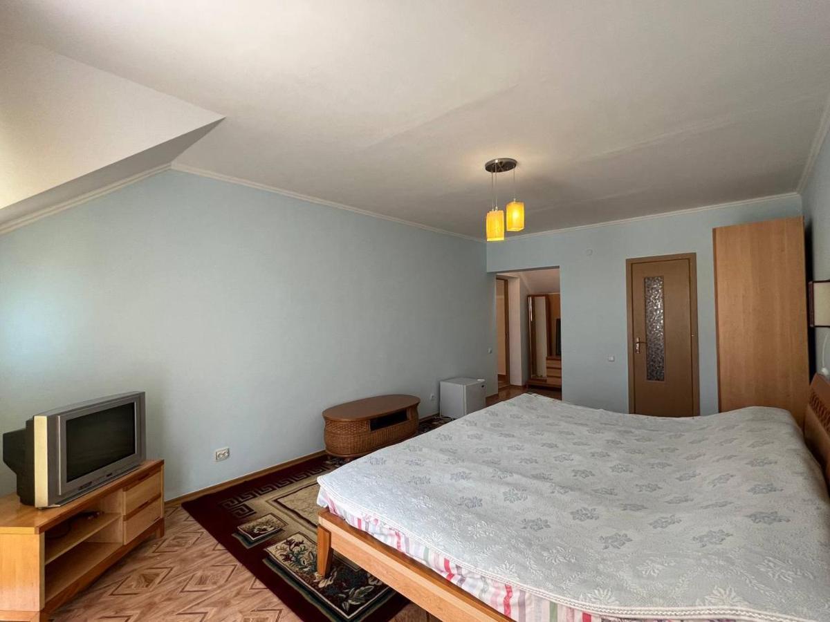 Tan Nuru Guest House Гостевой Дом Тан Нуру Чолпон-Ата Екстер'єр фото