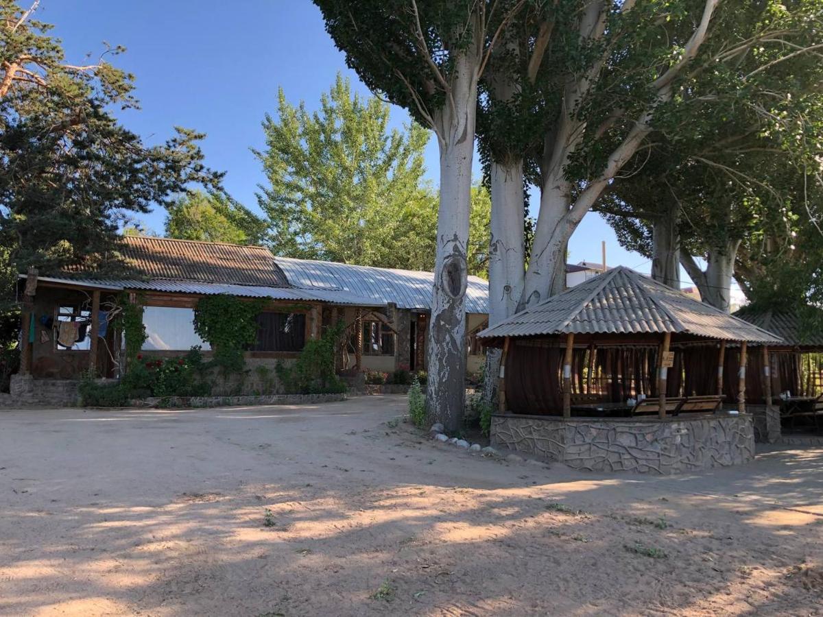 Tan Nuru Guest House Гостевой Дом Тан Нуру Чолпон-Ата Екстер'єр фото