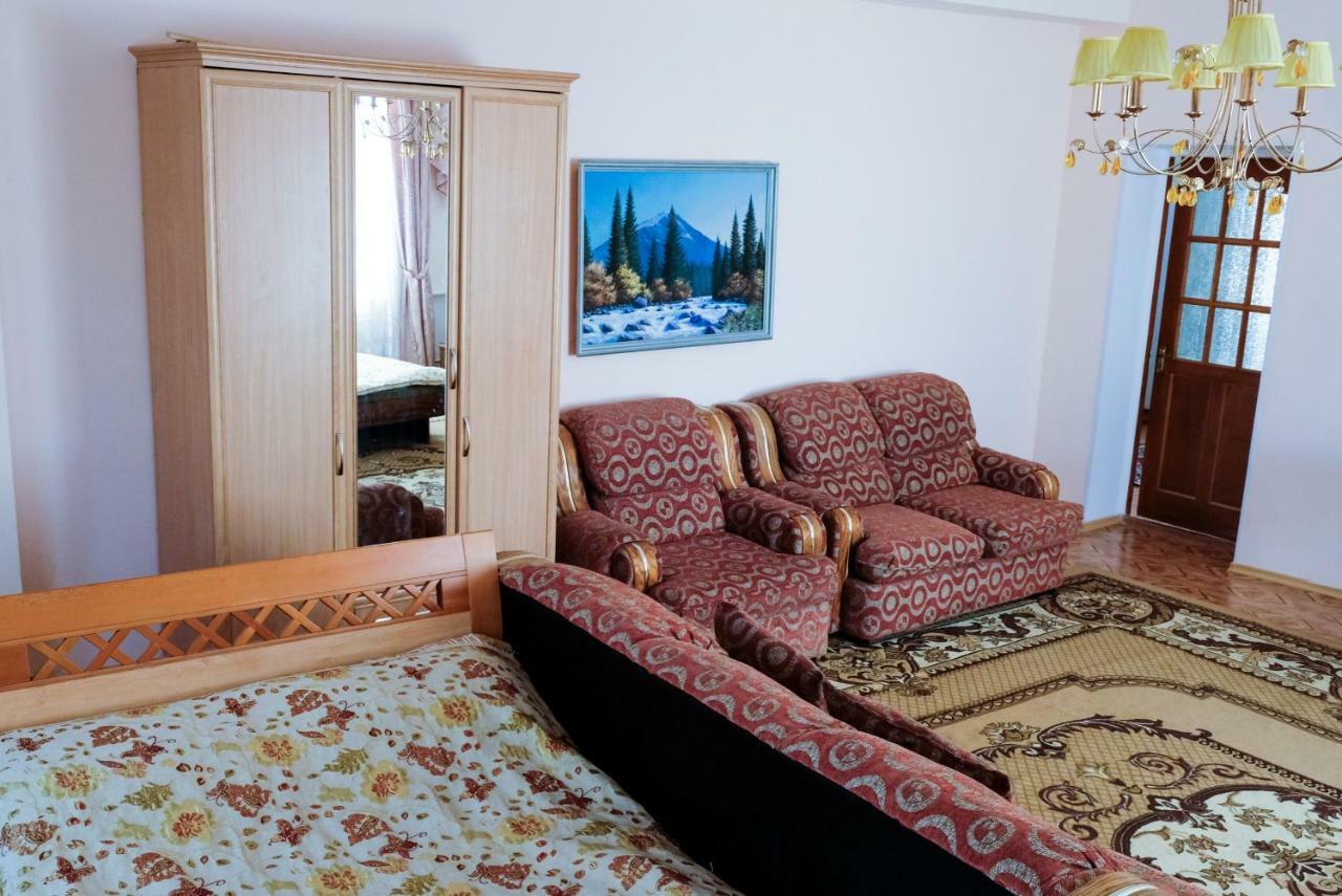 Tan Nuru Guest House Гостевой Дом Тан Нуру Чолпон-Ата Екстер'єр фото